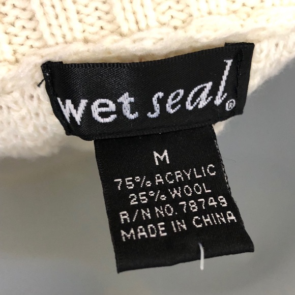 Loose Fitting Knitted 🧶 Sweater Top ⛄️ - Picture 7 of 8